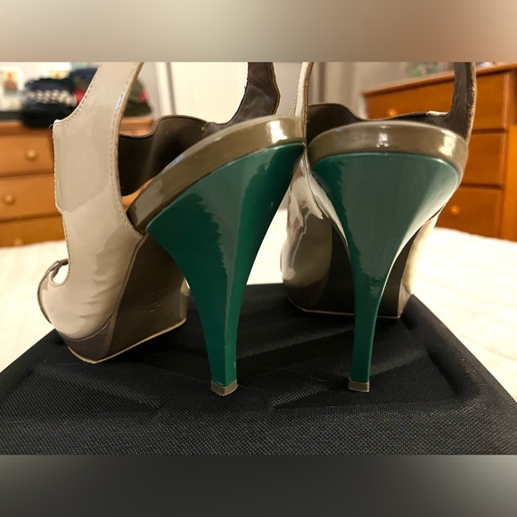 BCBG MaxAzria color block heels - Picture 5 of 11